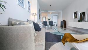 SUNSET WAVES sweet apartment