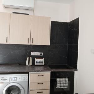 Mari House-close to the beach