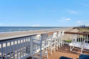 SA101 Beachfront directly on the sand!