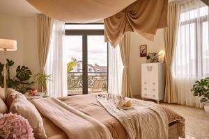 Phòng Giường Đôi Nhìn Ra Núi (Double Room with Mountain View)