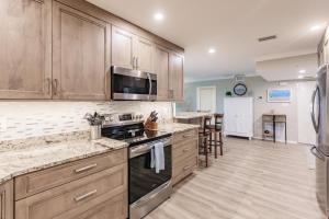 1200-602 Enjoy Relaxing Bayfront Bliss