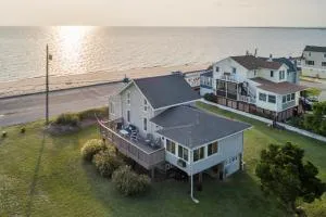 Lovely Coastal Home By Delaware Bay Walk to Beach - Fortescue