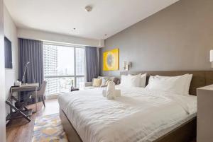 Novotel Suites Manila Aqua Residences Near Makati by HamodisCrib