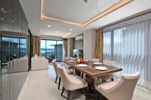 3 bdr SeaView Apartment walking to Surin Beach by CapitalPro