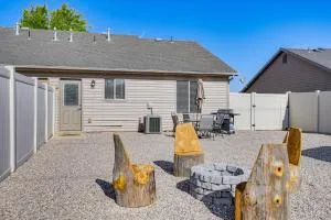 Townhome Fire Pit and BBQ, 60 Mi to Zion Natl Park - Milford