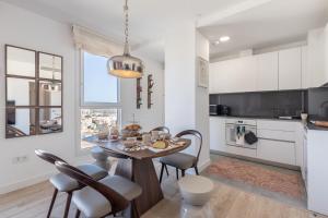 Malaga Skyline 9 Pool & Parking Free