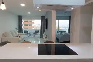 Espectacular Apto frente al Mar - 波拉马尔