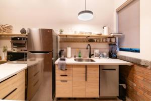 Stylish downtown apartment in Grand Forks, BC