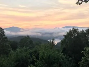 Morning View Over Lake Fontana - Roundhill