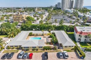 Lovely 1 Bedroom Steps from the Beach