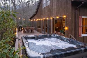 Deer Creek Lodge