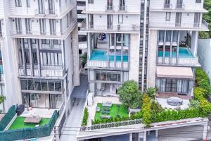 Sukhumvit-Thonglor Luxury Pool Club Villa 5 Mins to BTS 素坤逸-通羅 豪華會所泳池別墅 5分鐘到達地鐵