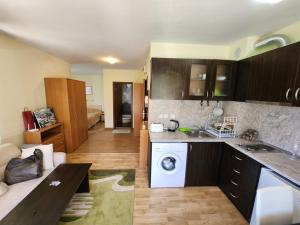 Pine tree Easy Ski access - Next 100m to Ski slope and forest view