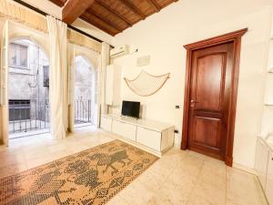Kalma Via Manno - Central Stay with Stone Walls & Private Cinema img3