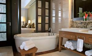2 BD Master Grand Luxxe Villa Riviera Maya
