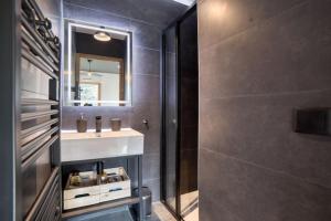 Chalets Magnifique chalet mitoyen - Jacuzzi - Cousinade II : photos des chambres