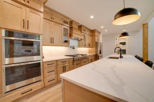 Kouts Home High-End Retreat in Secluded Setting