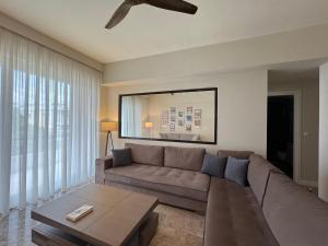 Modern, chic, near a Blue Flag beach, 100 sq m