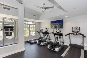 Uptown Elegance Gym, Pool, Wine