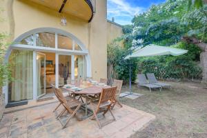Villa Azzurra Front Beach - Happy Rentals