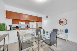 Modern HighRise 1BR Condo BrickellFreeParking