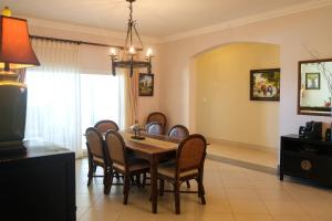 Luxury oceanfront condo, enjoy it !