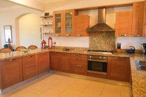 Luxury oceanfront condo, enjoy it !