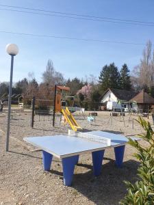 Mobil Home, S4, Turner