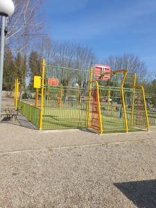 Mobil Home, S4, Turner