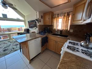 Ocean Front Cabin 17 with Remarkable Views