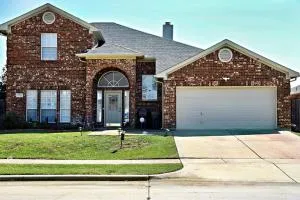 Spacious 4-bedroom house with AC, Wi-Fi superb in the Heart of Arlington, TX! - Johnsons Station
