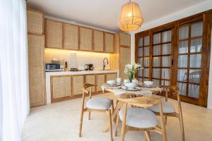 Garden Heights Villa by EVDEkimi - Elegant 3BR Jungle oasis with Hammock - New Years Offer