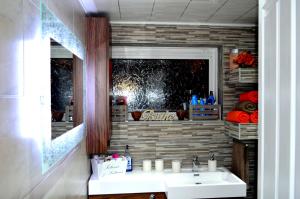 Double room in riverside apartment