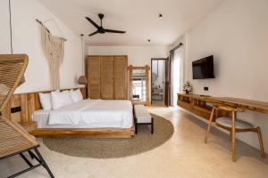 Garden Heights Villa by EVDEkimi - Elegant 3BR Jungle oasis with Hammock - New Years Offer