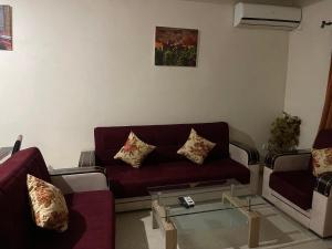 1er étage numéro 5 avec balcon POUR FAMILLE