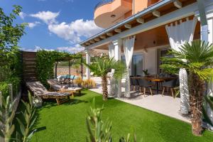 Villa ANITA with private pool, gym, 6 bedrooms, sea view