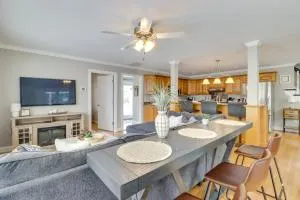 Water-View Deale Home Walk to Marina, Restaurants - نورث بيتش