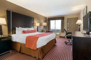 King Room - Non-Smoking room in Best Western Van Buren Inn