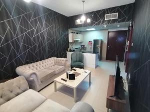 Flat in City Tower one bedroom and hall and 2bath