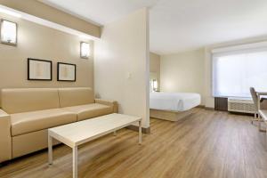 King Suite with Sofa Bed - Non-Smoking room in Best Western Plus Sugar Land Houston