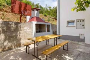 Apartment in Grizane 51205