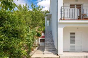 Apartment in Grizane 51205 