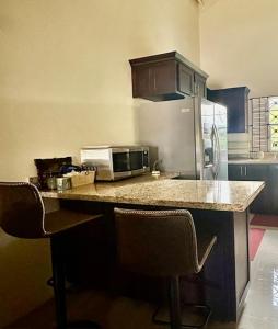 Dells Exotic Haven, 2 bedrooms, 2 baths, pool, gym