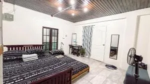 Huddle Pad - Camp Seven