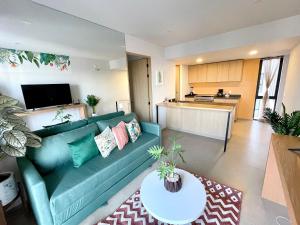 Penthouse vista espectacular con muchas amenidades (gimnasio, smoke room, salón de juegos, business center, masajes, etc..)