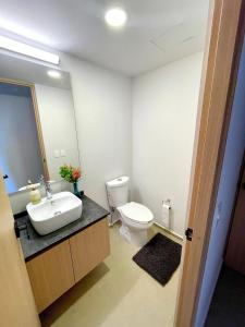 Penthouse vista espectacular con muchas amenidades (gimnasio, smoke room, salón de juegos, business center, masajes, etc..)