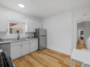 Bloomfield, Shadyside !B Spacious and Bright Private Bedroom with Shared Bathroom