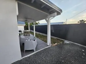 Bungalow proche de la plage de l'anse à l'eau - Labarthe