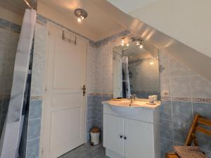 Maisons de vacances Maison renovee au coeur du Parc Naturel de la Brenne avec jardin et terrasse - FR-1-591-44 : photos des chambres