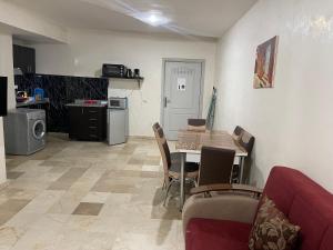 Appartement 25 4èm étage ( POUR FAMILLE )